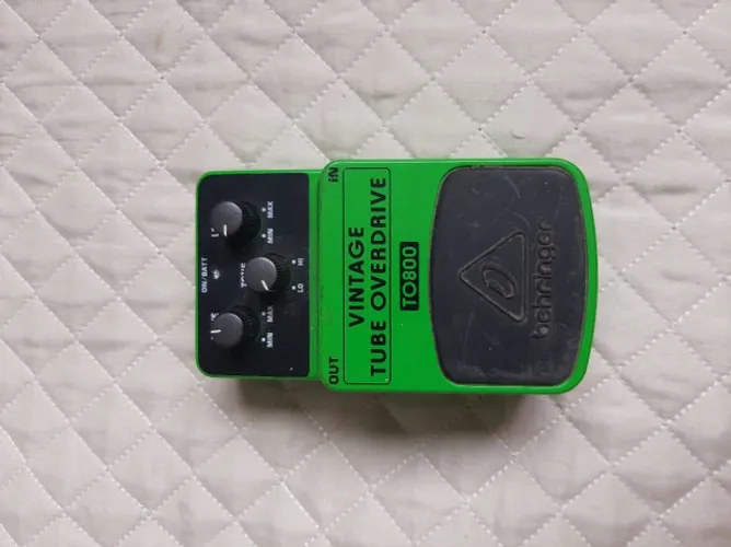 Pedal guitarra Overdrive Behringer TO800 Vintage