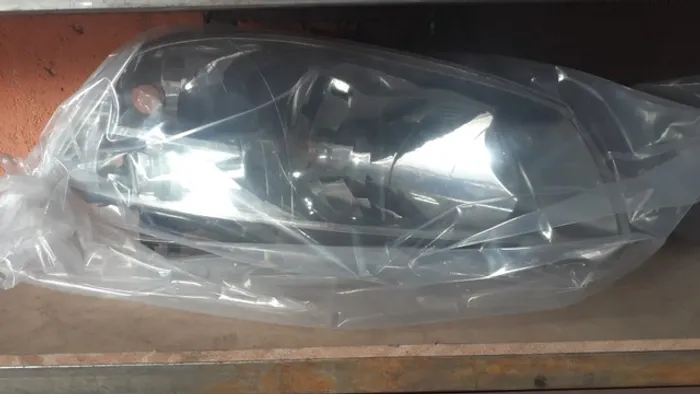 Farol direito da strada ou palio bbb 2010 a 2018
