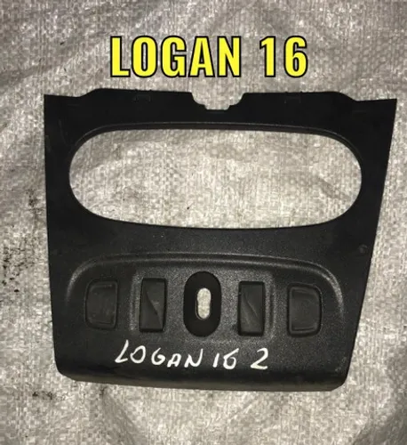 Moldura de rádio Logan