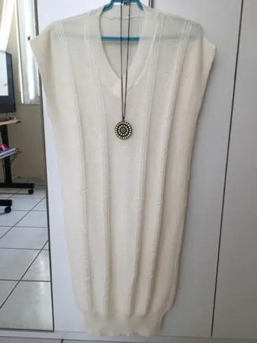lindo vestido em linha off white (tamanho único) - colar não incluso