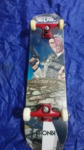 Skate Montado Kronik Forever Evil Abec 5 (PRONTA ENTREGA)