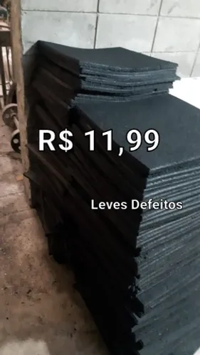 Piso de borracha 50x50cm Crossfit leves defeitos R$ 12,00