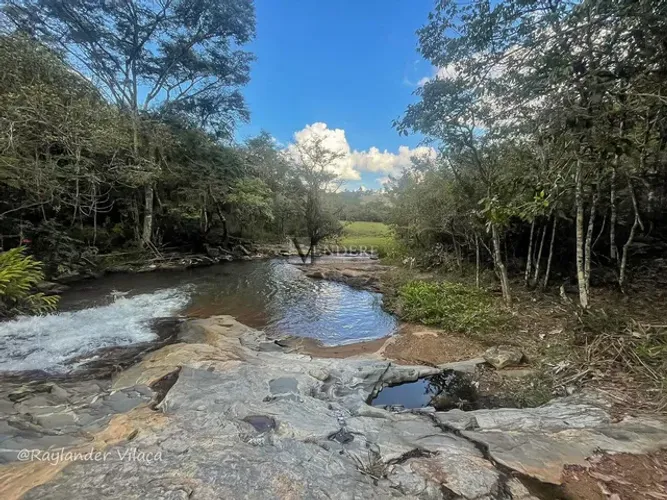 Terreno com cachoeira à Venda em Entre Rios - MG