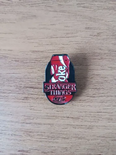 Pin Coca-Cola Stranger Things