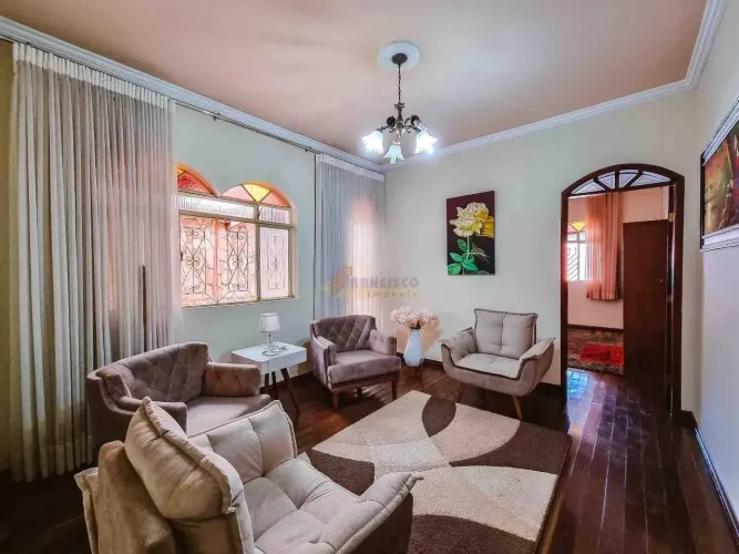 Casa à venda, 3 quartos, 2 suítes, 4 vagas, Interlagos - Divinópolis/MG