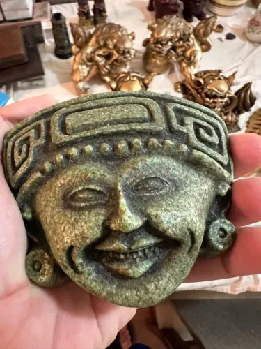 Pequena Arte Asteca em Pedra Verde