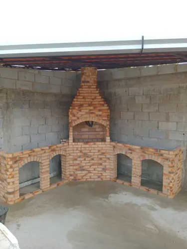 Churrasqueira base pra bancada e base pra pia tijolo mesclado 