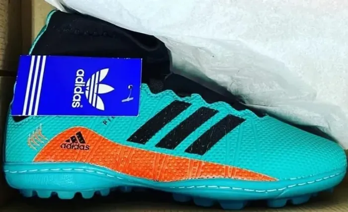 Chuteira Botinha Adidas Unissex