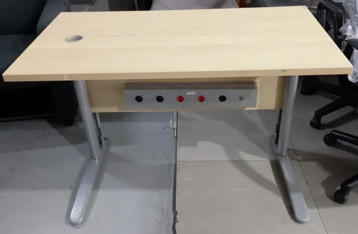 Mesa Marfim para escritório 