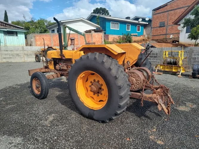 Trator  valmet 85 com Guincho TMO 18 TDS 