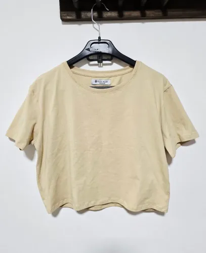 Camiseta cropped bege, Flor de Lis - NOVA
