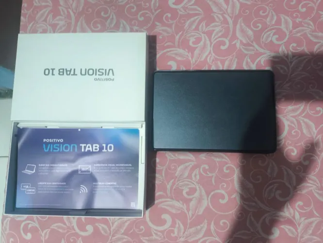 Tablet positivo tab 10 na caixa com todos os acessórios