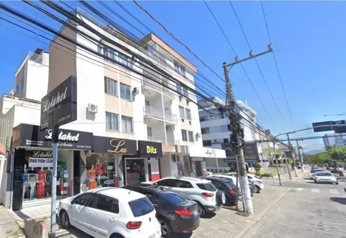 Cobertura à venda, no Bairro Kobrasol, São José-SC, com 4 quartos, sendo 1 suíte, com 1 va