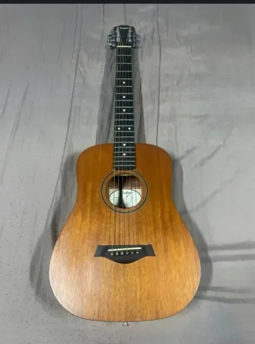 Violão Taylor Baby BT2