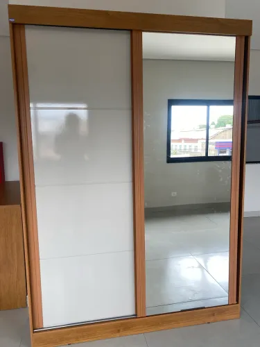 Guarda Roupa com Espelho ÚLTIMA PEÇA MOSTRUÁRIO 