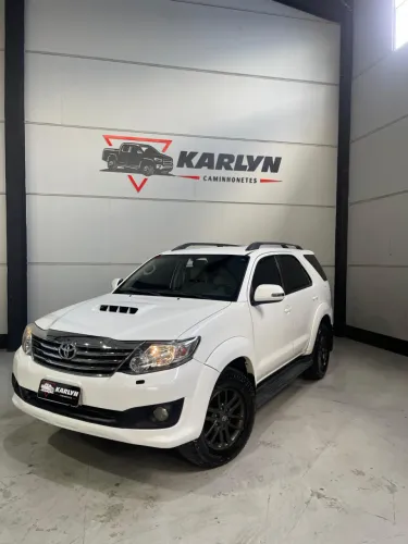 Toyota Hilux SW4 SRV D4-d 4X4 3.0 TDI Dies. AUT 2014