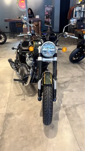 Super Meteor 650 - Danielle 