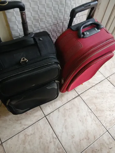 2 malas de 10 kilos 57 de cima pra baixo e 37 de largura. 240 reas as 2