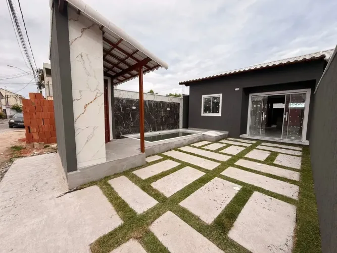 Casa à Venda Lado Praia em Unamar 2º Distrito de Cabo Frio-RJ.