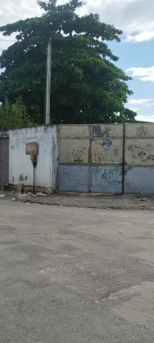 Alugo ou vendo Terreno murado em Santa Eugênia