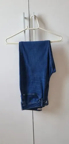 Calça jeans feminina da Levi's 