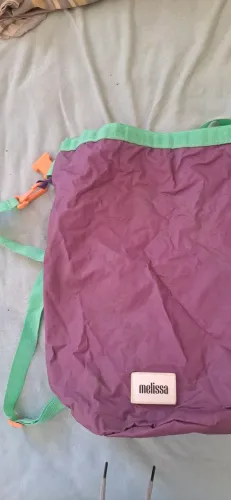 Mochila Melissa Roxa com Detalhes em Verde