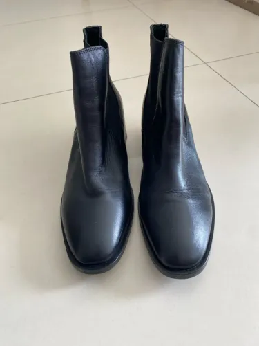 Bota de couro preta - marca Le Lis Blanc - tamanho 37