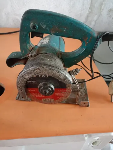 Serra Mármore Makita 4100NH 1300W 220V com Disco HTOM - Usada