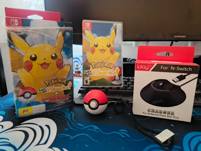 Pokeball Plus + Pokémon Let's Go Pikachu 