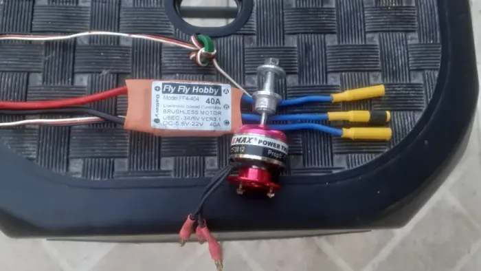 Aeromodelo motor e esc 40 amp