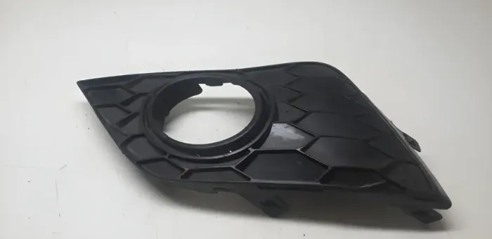 Grade Farol Milha Esquerdo Sentra 2014 15 16 17 18 19 20 21 - Preto - Esquerdo (Usado)