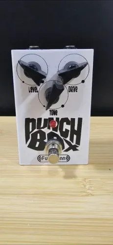 Pedal de Overdrive Fuzz Punch Box (aceito trocas)