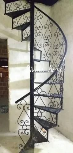 Lindas escadas caracol e reta só aqui 