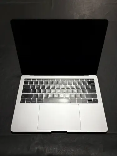 MacBook Pro 13" 2017 i5 8GB 256GB SSD - Bateria Excelente