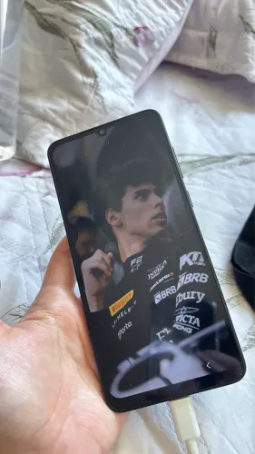 Celular em excelente estado