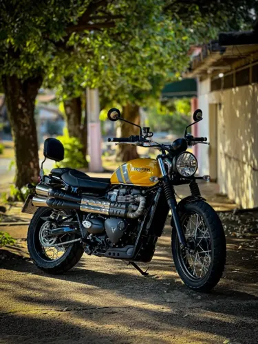 TRIUMPH SCRAMBLER 900