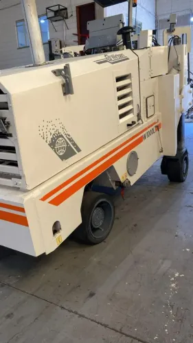 Fresadora de Pneus Wirtgen W1000L, ano 2010