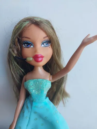Boneca Bratz lindinha