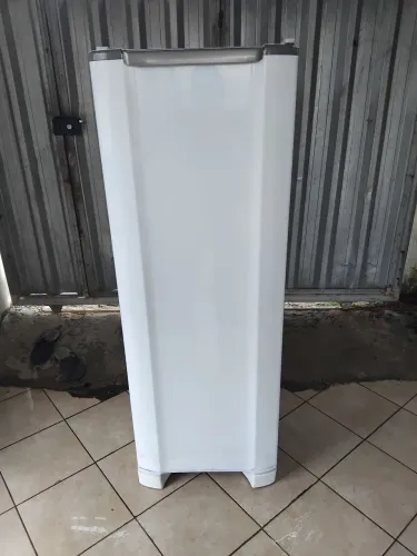 Geladeira 280L