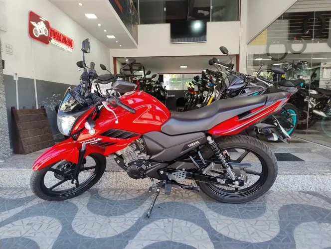 Yamaha/YS150 Fazer SED, 2023/2024, troco por moto.