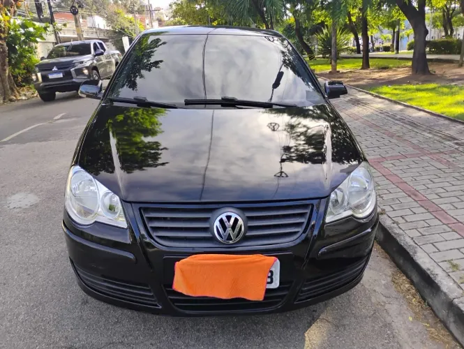 Volkswagen Polo Sed. Comfort. 1.6 MI Tot. Flex 8V 2011