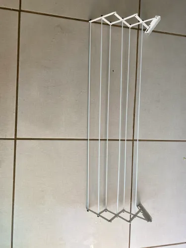 Varal de roupa para parede