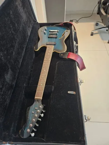 Guitarra de Lutier - diretamente da Inglaterra