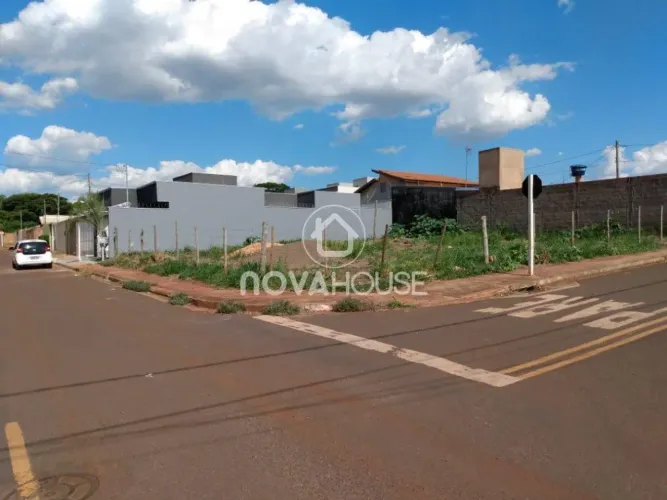 BAIRRO MONTE CASTELO - TERRENO PLANO