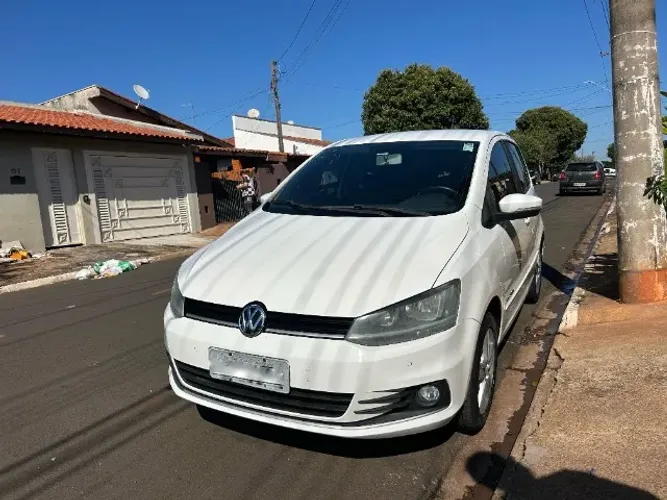 Volkswagen Fox Comfortline 1.6 Flex 8V 5P 2016