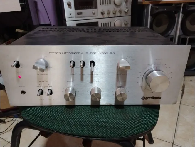 RARIDADE AMPLIFICADOR GRADIENTE MODEL 120