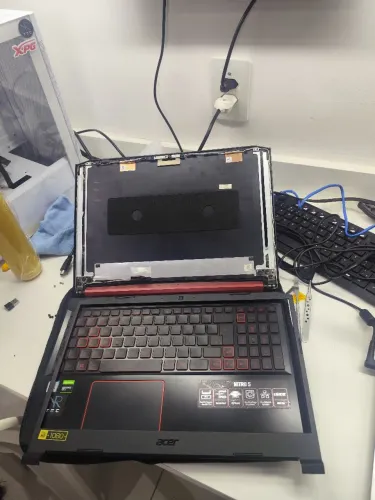 Notebook Nitro 5 - Retirada de peças