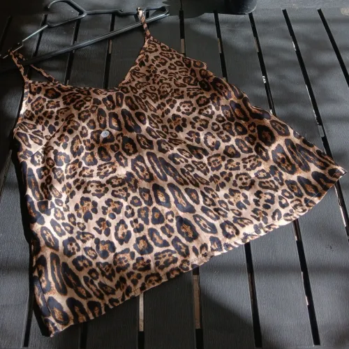 Blusa cetim oncinha PP/ 34 NOVA