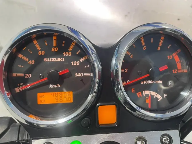 Suzuki GSR 150 gasolina
