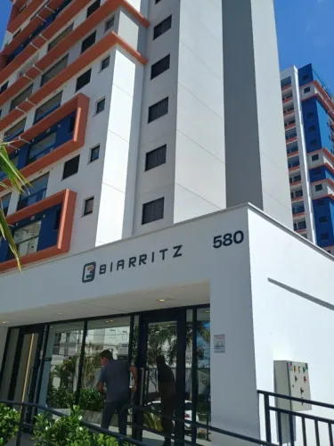 Lindo Studio mobiliado para locação cond. Biarrits Parque Campolim